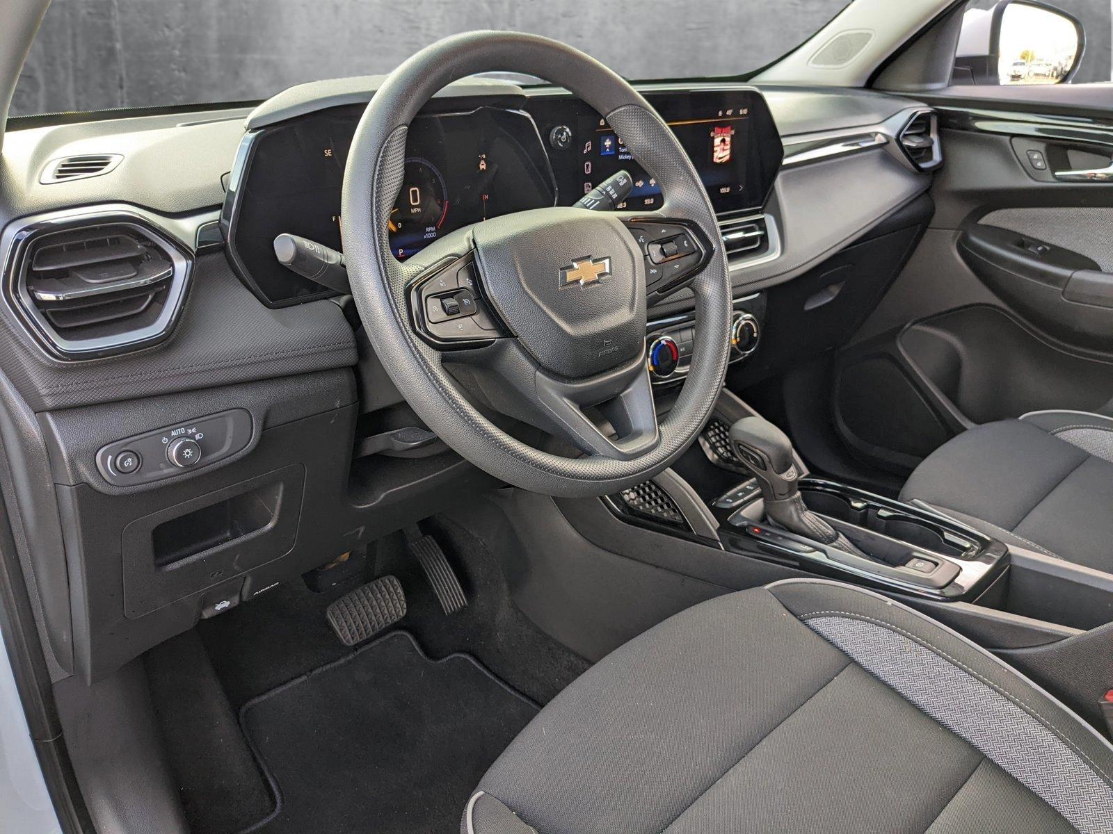 2024 Chevrolet Trailblazer Vehicle Photo in VALENCIA, CA 91355-1705