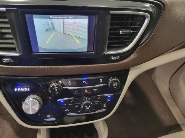 2020 Chrysler Pacifica Vehicle Photo in APPLETON, WI 54914-4656