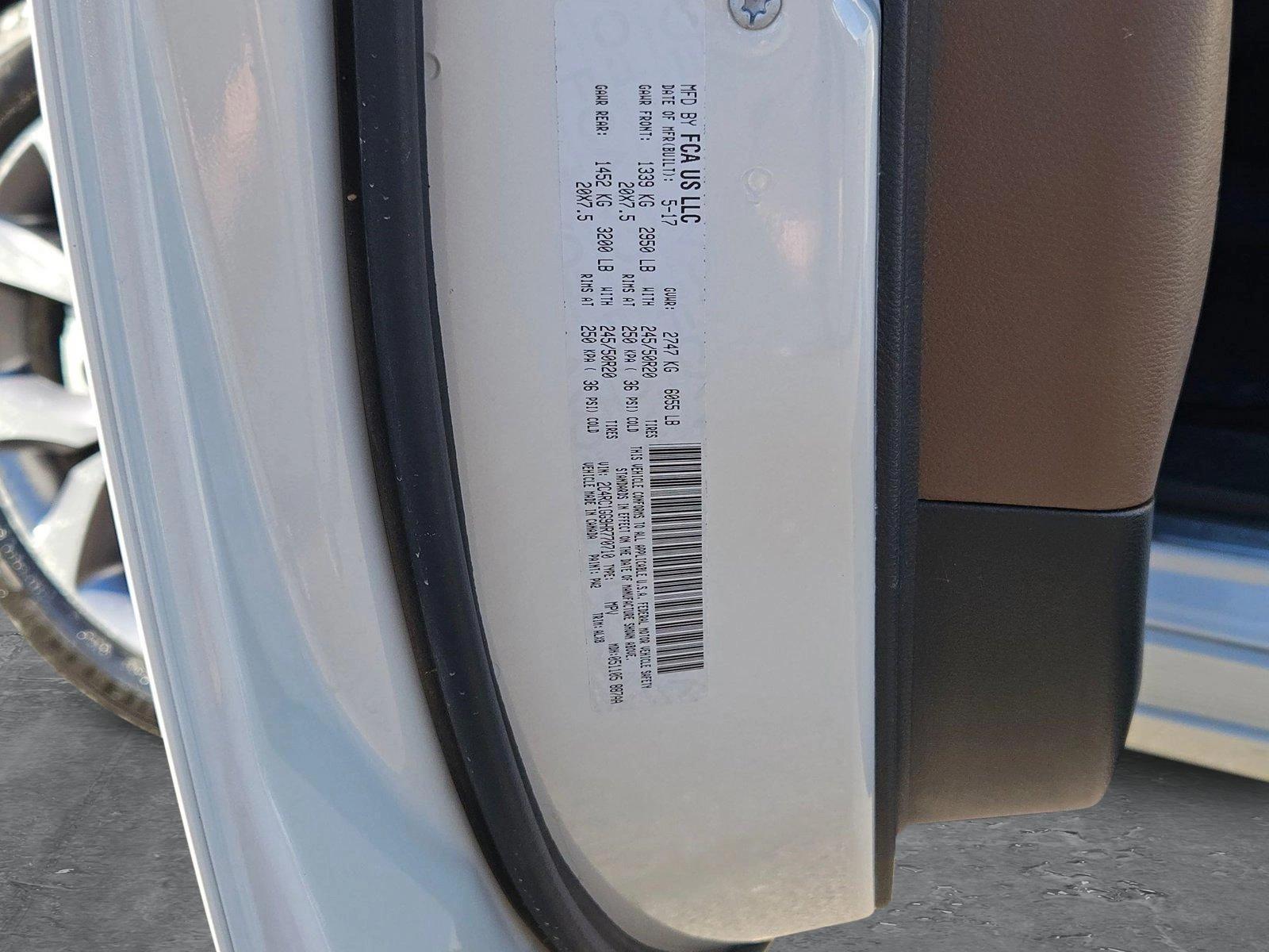 2017 Chrysler Pacifica Vehicle Photo in MESA, AZ 85206-4395