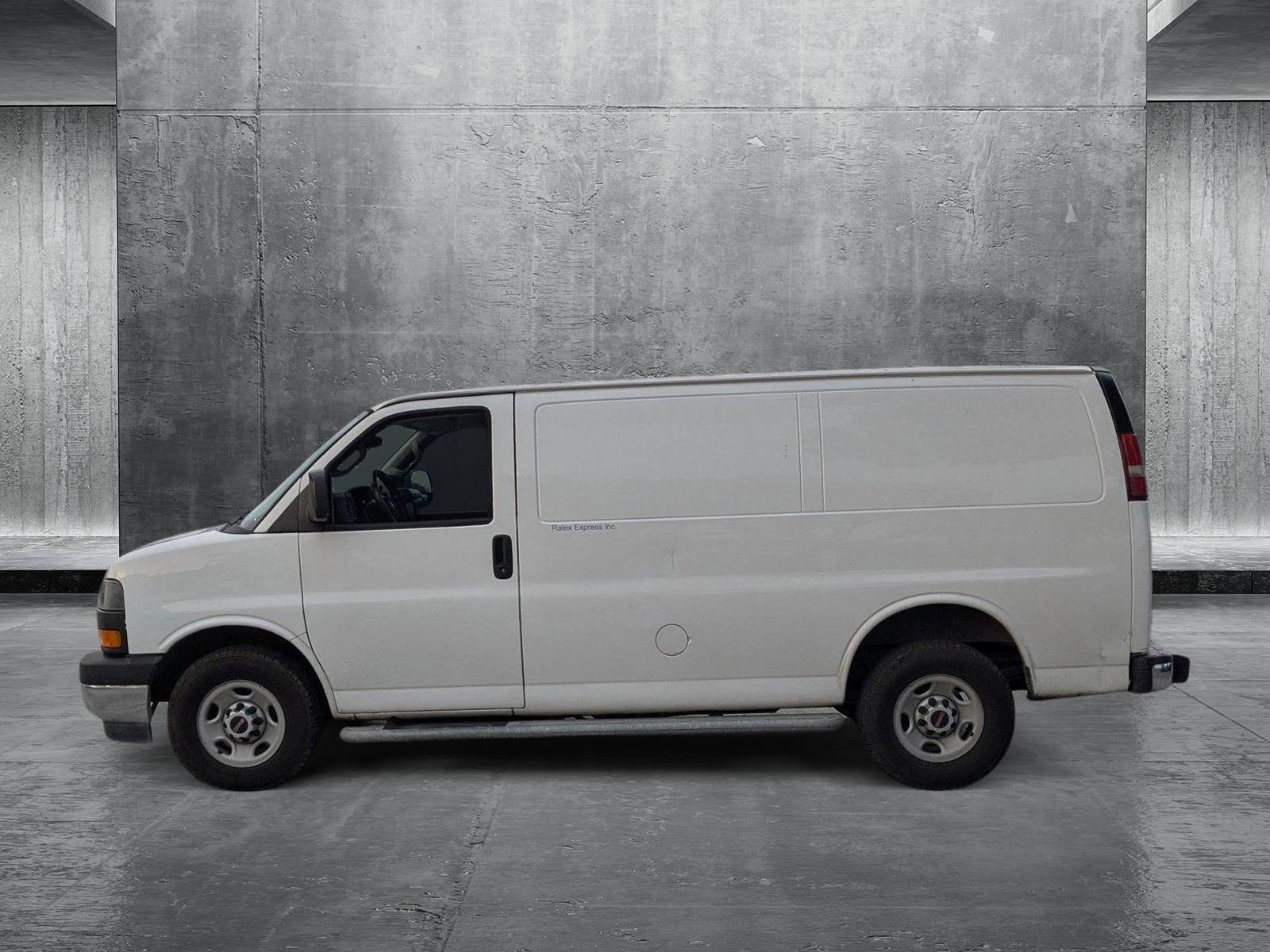 2017 GMC Savana Cargo Van Vehicle Photo in PEMBROKE PINES, FL 33024-6534