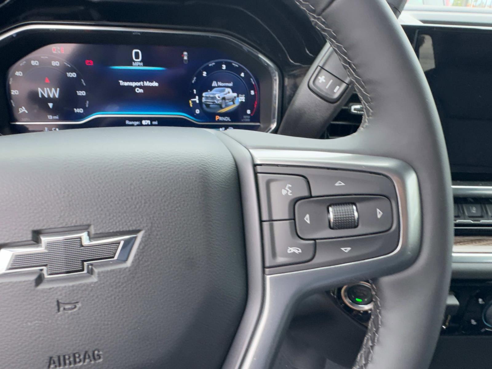 2025 Chevrolet Silverado 2500 HD Vehicle Photo in LOS ANGELES, CA 90007-3794