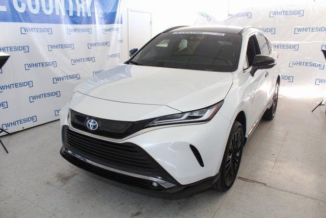 2024 Toyota Venza Vehicle Photo in SAINT CLAIRSVILLE, OH 43950-8512