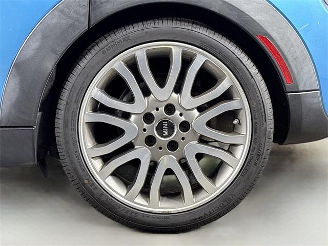 2015 MINI Cooper S Hardtop 4 Door Vehicle Photo in Puyallup, WA 98371