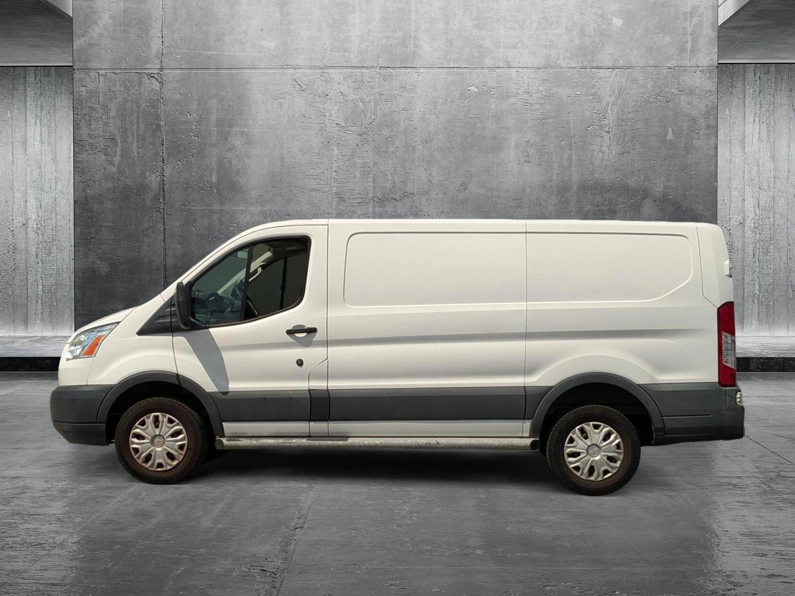 2018 Ford Transit Van Vehicle Photo in St. Petersburg, FL 33713