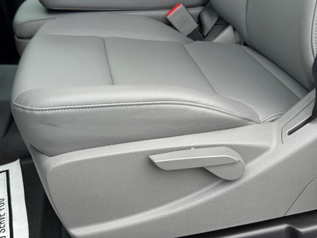 2024 Chevrolet Silverado 5500 HD Vehicle Photo in COLUMBIA, MO 65203-3903