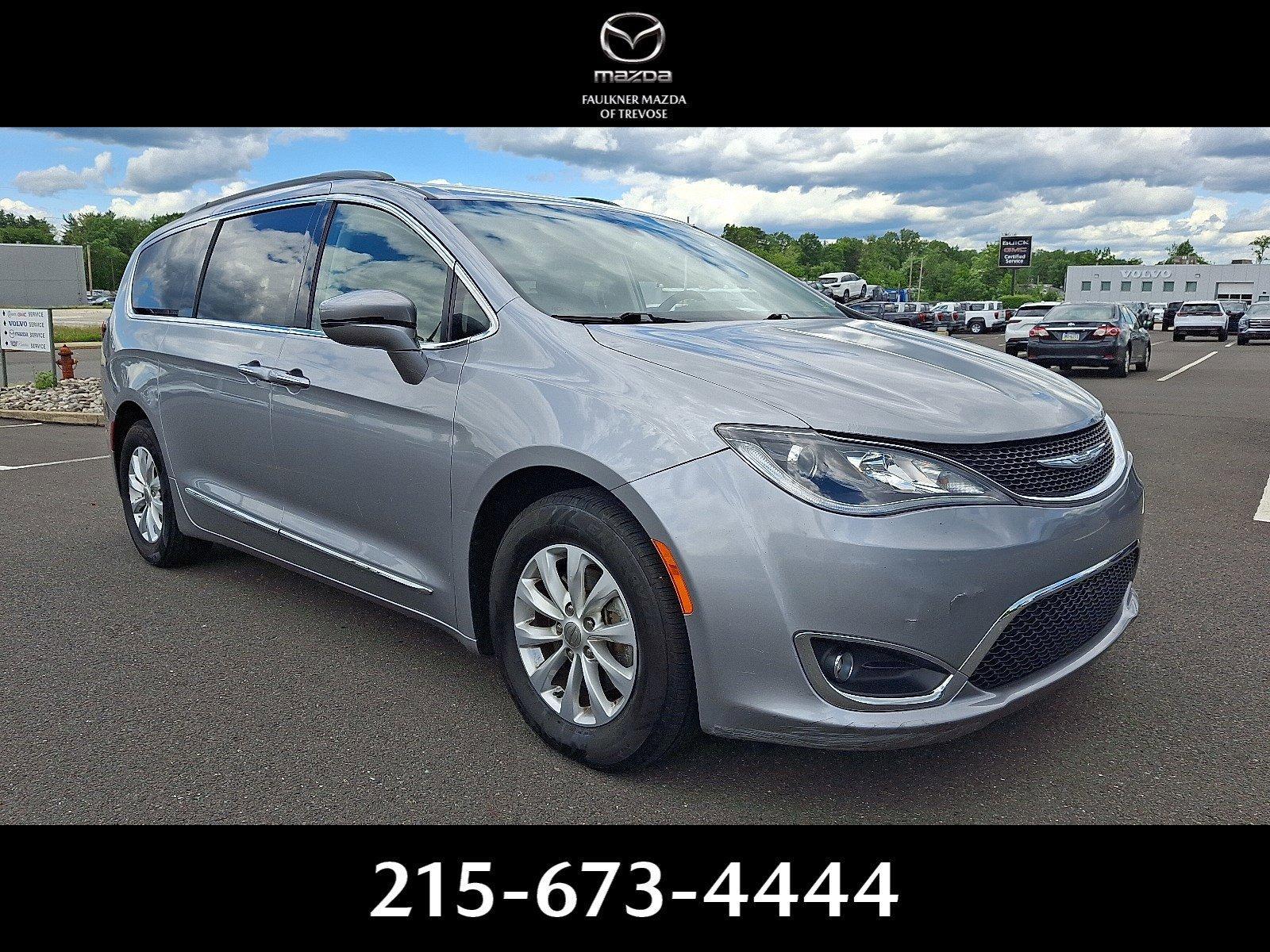 2017 Chrysler Pacifica Vehicle Photo in Trevose, PA 19053
