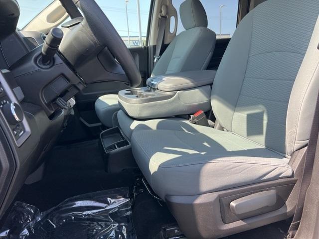 2019 Ram 1500 Classic Vehicle Photo in GREEN BAY, WI 54304-5303
