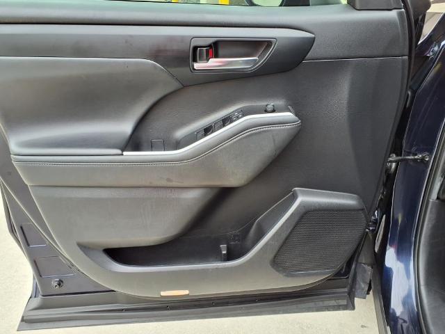 2021 Toyota Highlander Vehicle Photo in Tampa, FL 33612