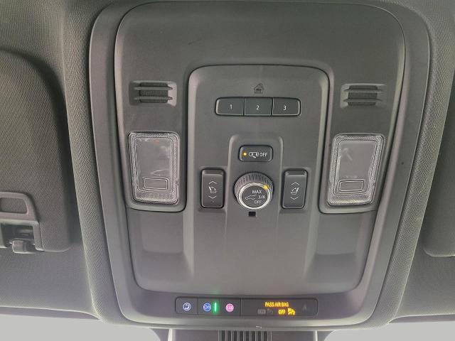 2023 GMC Yukon XL Vehicle Photo in APPLETON, WI 54914-4656
