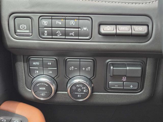 2024 GMC Yukon Vehicle Photo in DENTON, TX 76210-9321