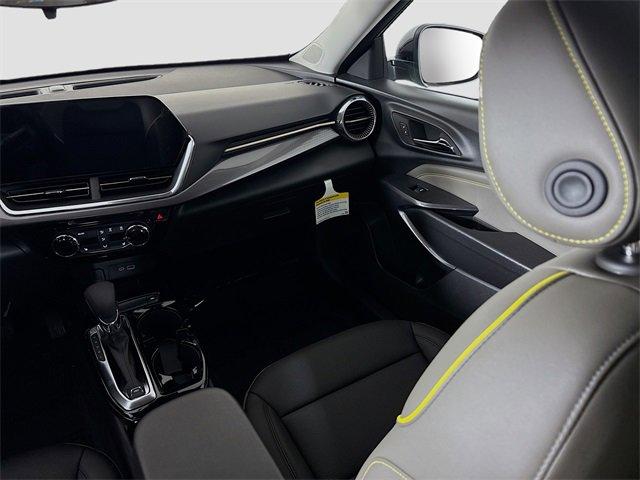 2025 Chevrolet Trax Vehicle Photo in PUYALLUP, WA 98371-4149