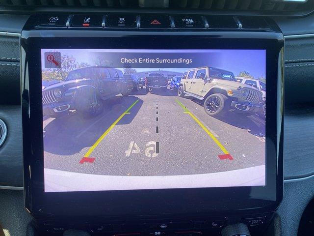 2022 Jeep Grand Cherokee L Vehicle Photo in Doylsetown, PA 18901