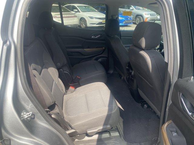 2023 GMC Acadia Vehicle Photo in Doylsetown, PA 18901