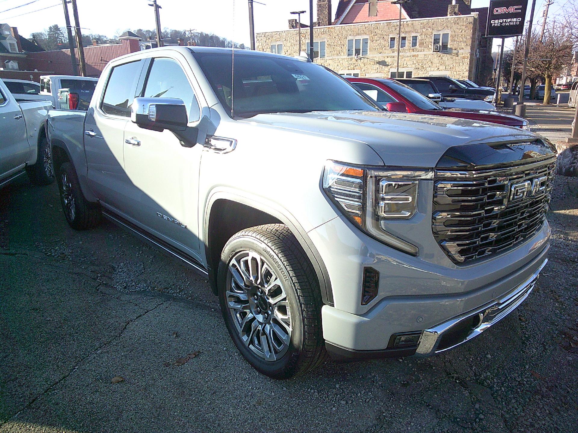 2025 GMC Sierra 1500 Vehicle Photo in KITTANNING, PA 16201-1536