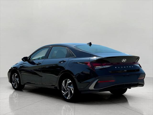 2025 Hyundai ELANTRA Vehicle Photo in Green Bay, WI 54304