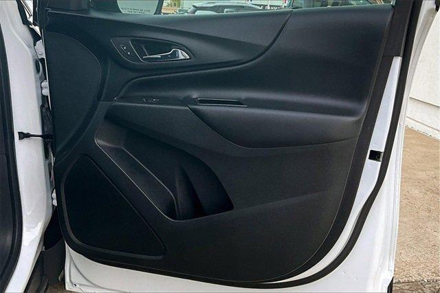 2022 Chevrolet Equinox Vehicle Photo in TOPEKA, KS 66609-0000