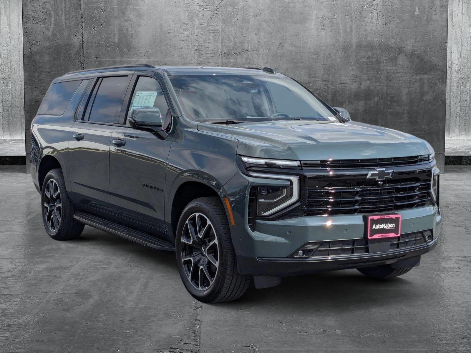 2025 Chevrolet Suburban Vehicle Photo in VALENCIA, CA 91355-1705