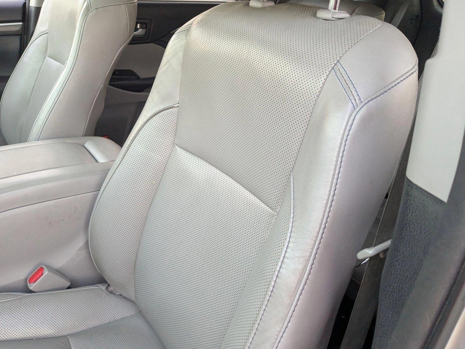 2017 Toyota Highlander Vehicle Photo in PEMBROKE PINES, FL 33024-6534