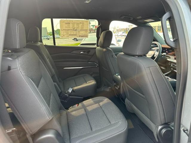2025 Chevrolet Traverse Vehicle Photo in COLUMBIA, MO 65203-3903