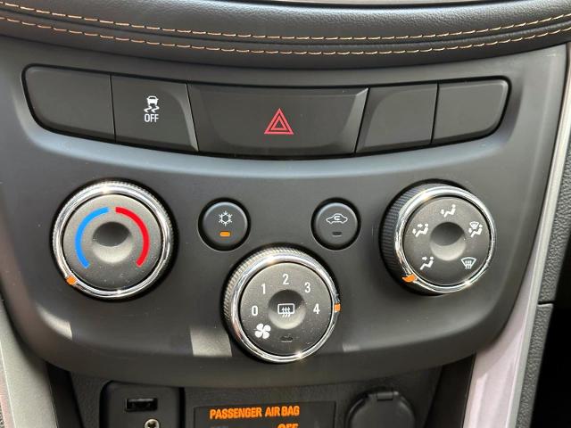 2022 Chevrolet Trax Vehicle Photo in Roslyn, NY 11576