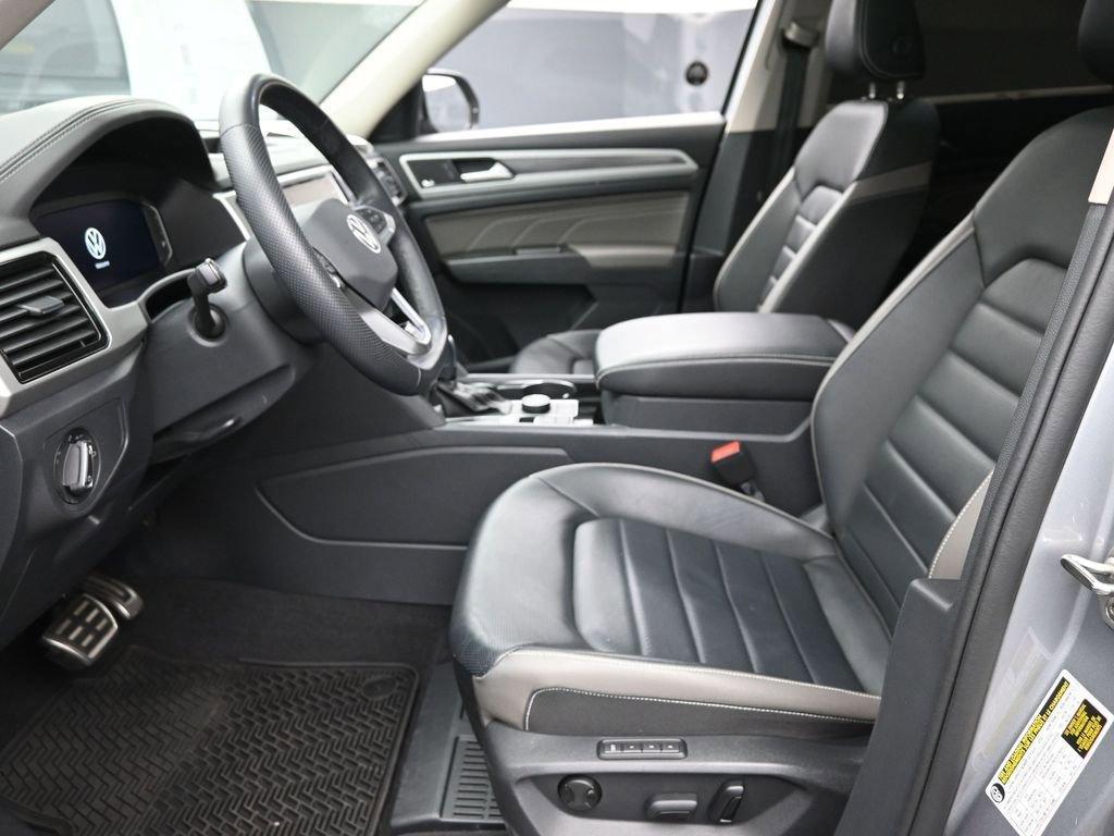 2023 Volkswagen Atlas Vehicle Photo in Marion, IA 52302