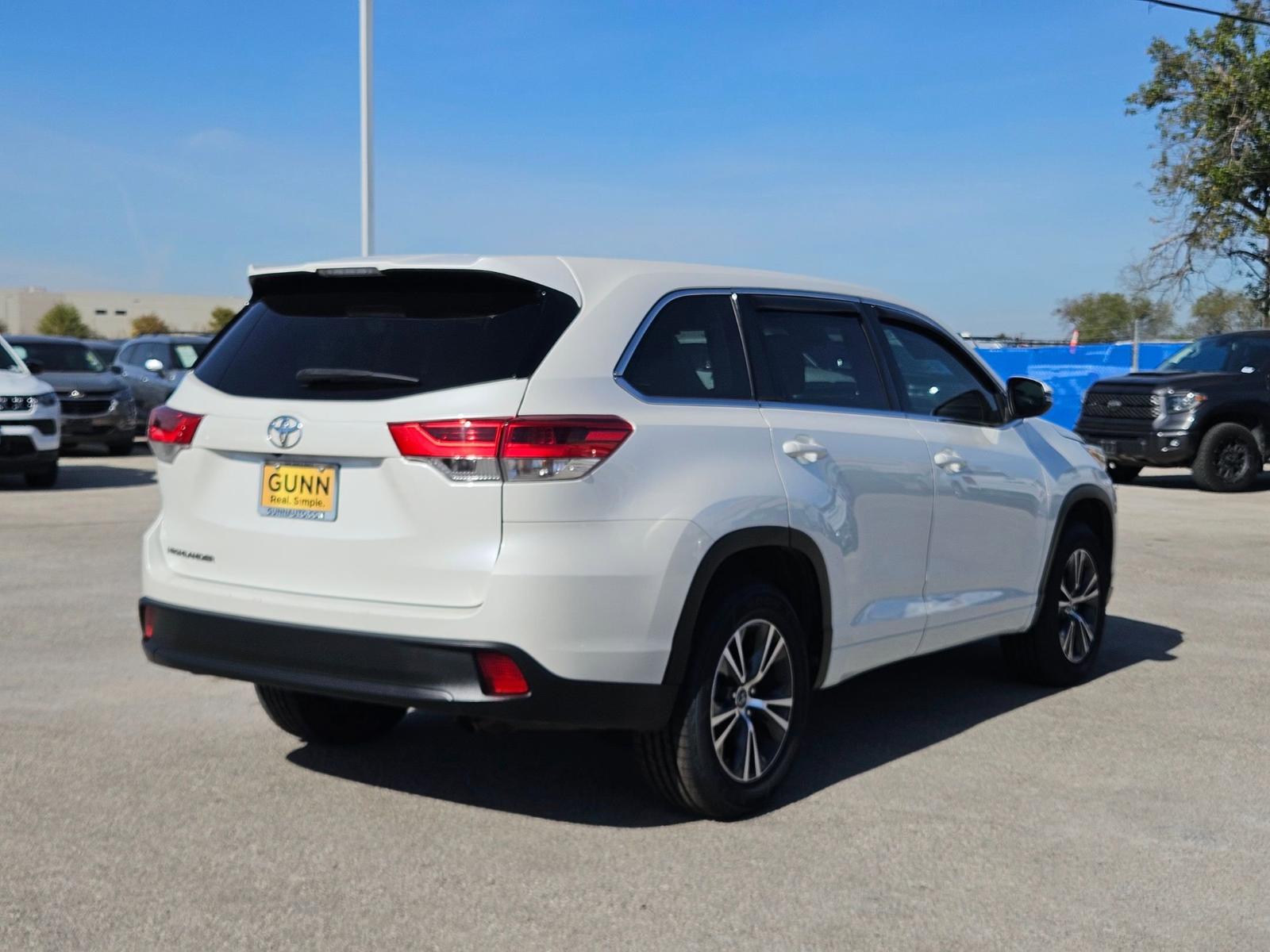 2017 Toyota Highlander Vehicle Photo in Seguin, TX 78155