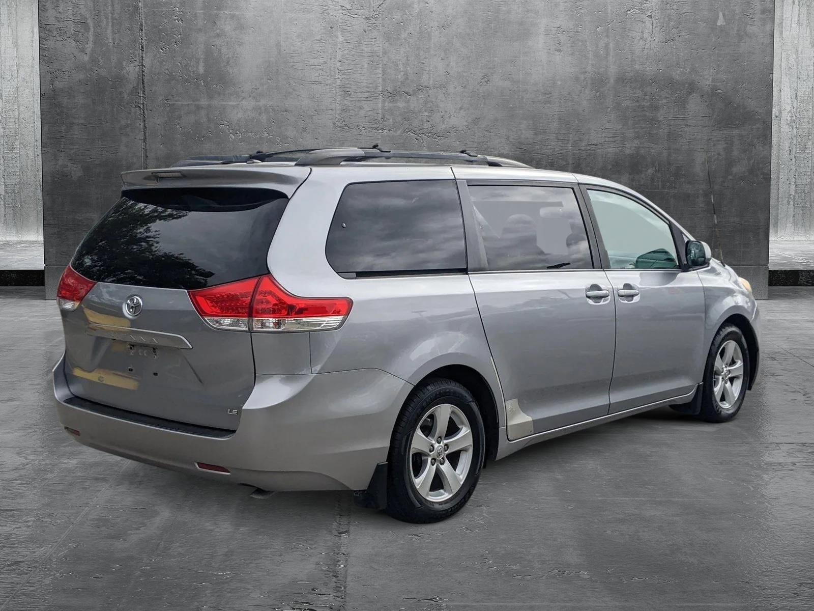 2013 Toyota Sienna Vehicle Photo in PEMBROKE PINES, FL 33024-6534