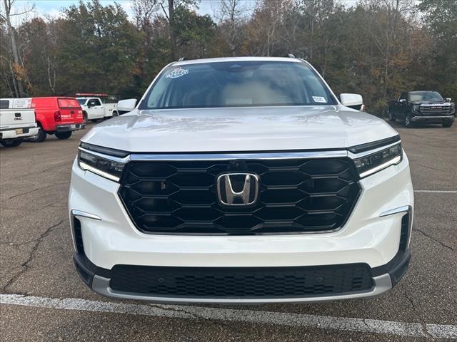 Used 2024 Honda Pilot Elite with VIN 5FNYG1H8XRB031141 for sale in Pearl, MS