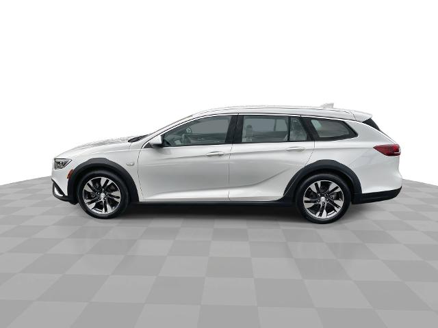 2018 Buick Regal TourX Vehicle Photo in WILLIAMSVILLE, NY 14221-2883