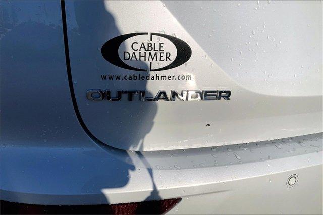 2022 Mitsubishi Outlander Vehicle Photo in KANSAS CITY, MO 64114-4502