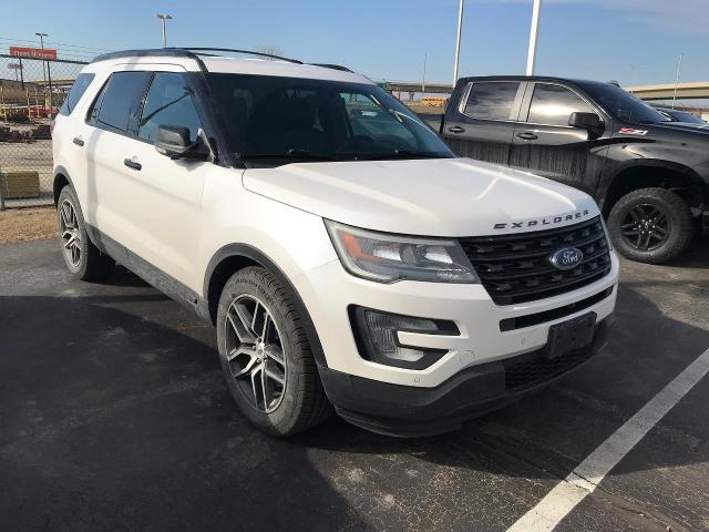 2017 Ford Explorer Vehicle Photo in GREEN BAY, WI 54303-3330