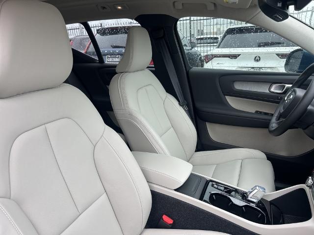 2025 Volvo XC40 Vehicle Photo in Grapevine, TX 76051