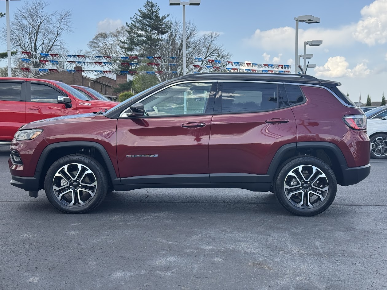 2022 Jeep Compass Vehicle Photo in BOONVILLE, IN 47601-9633