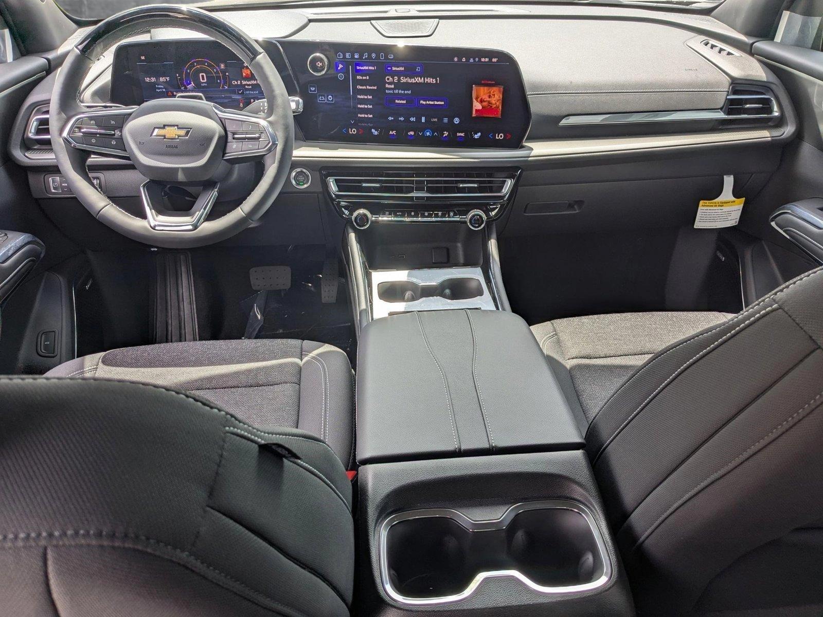 2025 Chevrolet Traverse Vehicle Photo in PEMBROKE PINES, FL 33024-6534
