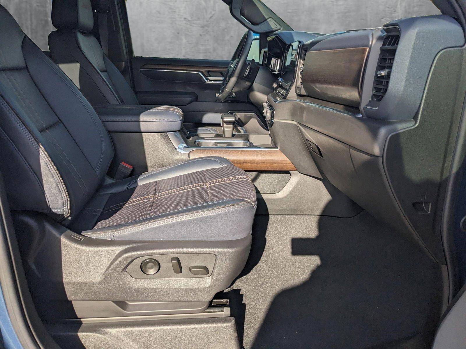 2024 Chevrolet Silverado 1500 Vehicle Photo in MIAMI, FL 33172-3015