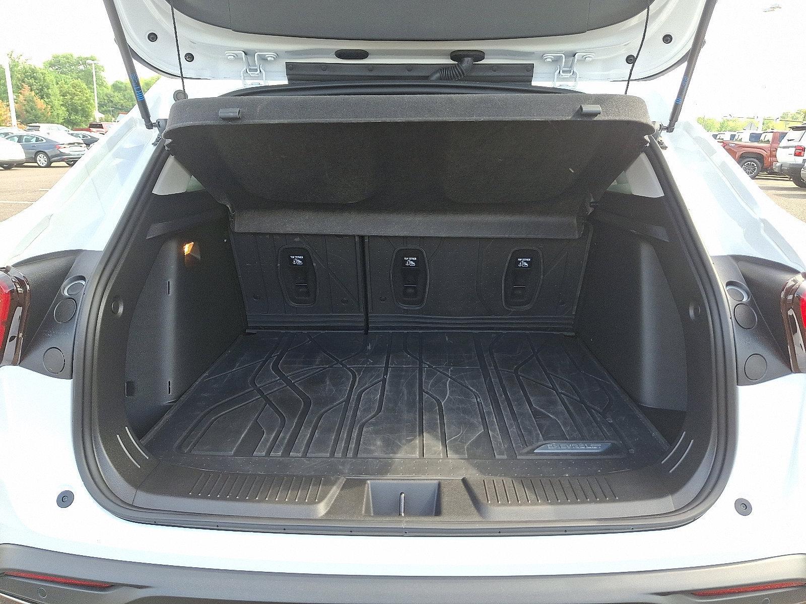 2025 Chevrolet Trax Vehicle Photo in Trevose, PA 19053