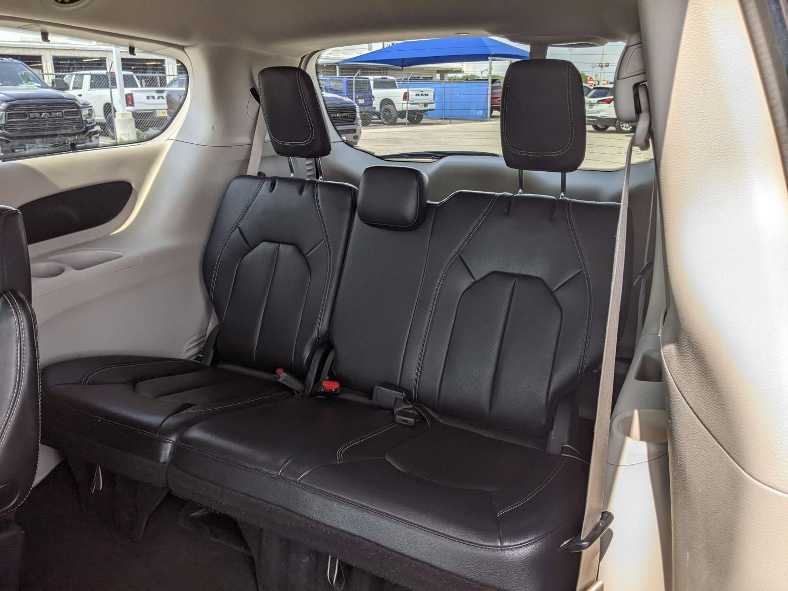2022 Chrysler Pacifica Vehicle Photo in Seguin, TX 78155