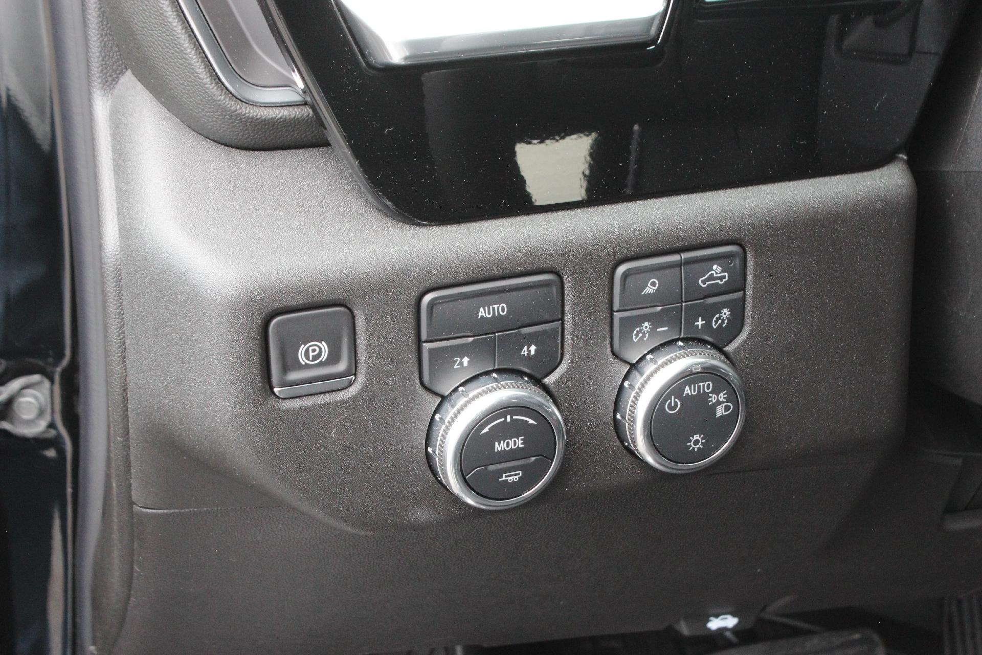 2025 GMC Sierra 1500 Vehicle Photo in AURORA, CO 80012-4011