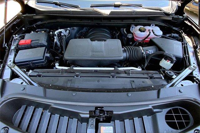 2025 Chevrolet Suburban Vehicle Photo in KANSAS CITY, MO 64114-4502