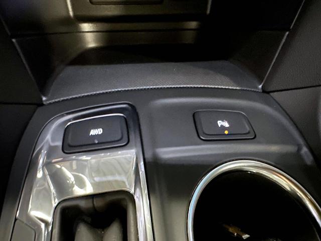 2024 Chevrolet Equinox Vehicle Photo in Roslyn, NY 11576
