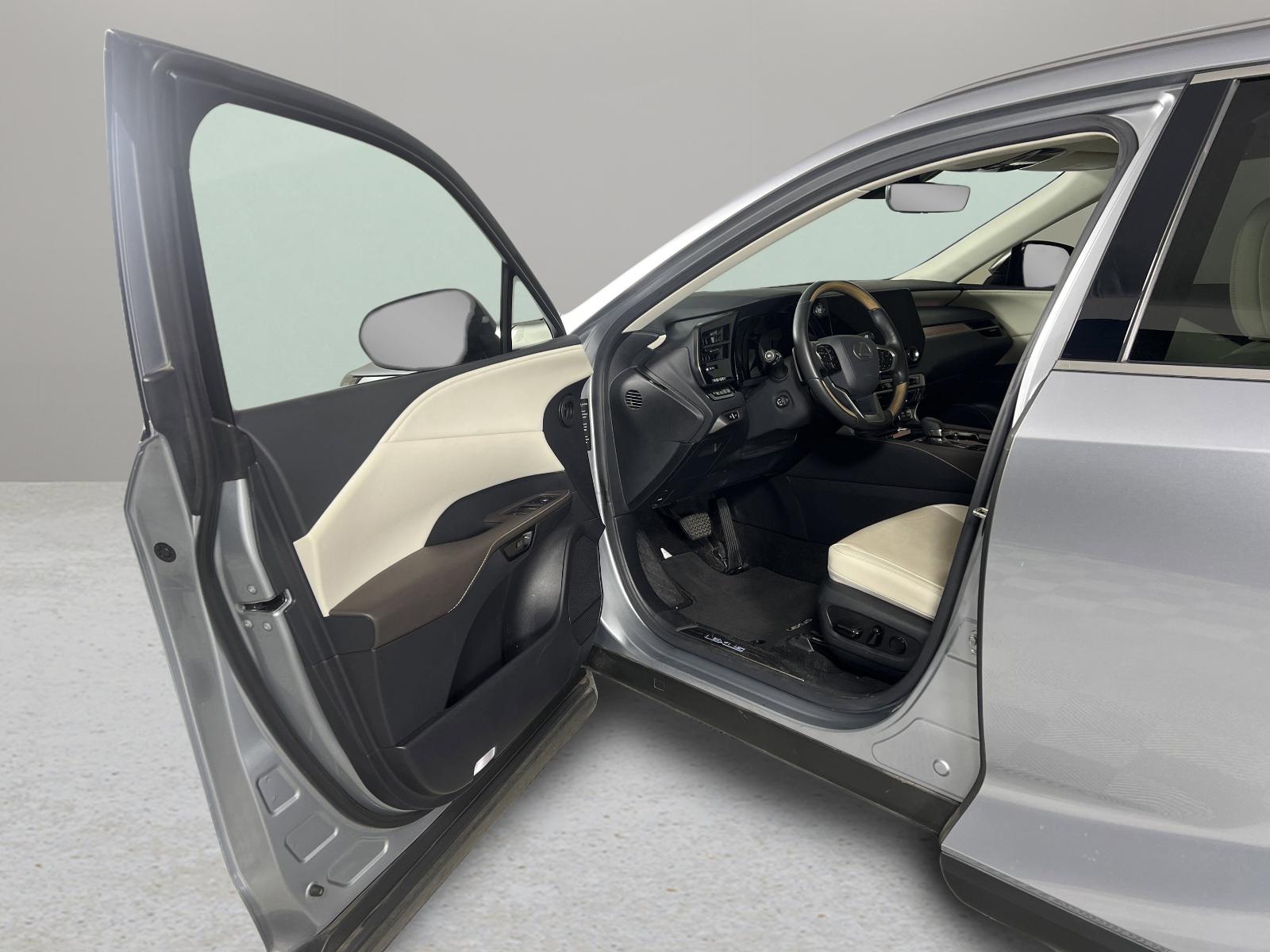 2023 Lexus RX Vehicle Photo in GEORGETOWN, TX 78626-7508