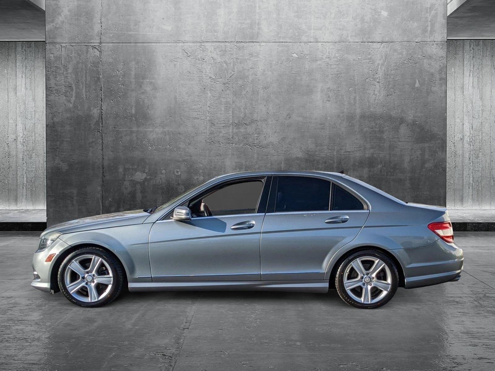 2011 Mercedes-Benz C-CLASS Vehicle Photo in VALENCIA, CA 91355-1705