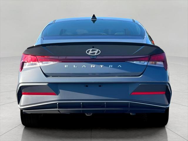 2025 Hyundai ELANTRA Vehicle Photo in Green Bay, WI 54304