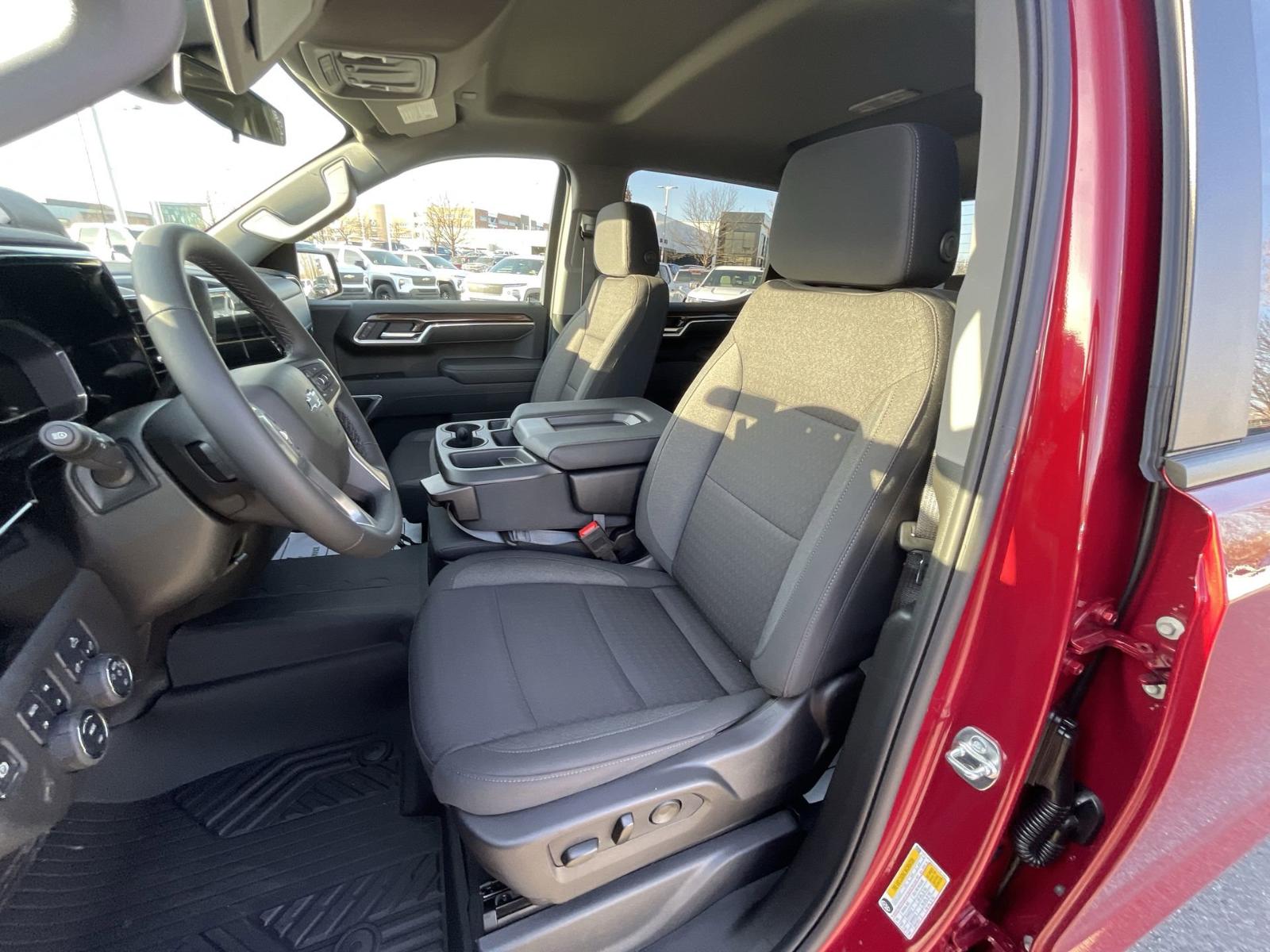 2025 Chevrolet Silverado 1500 Vehicle Photo in BENTONVILLE, AR 72712-4322