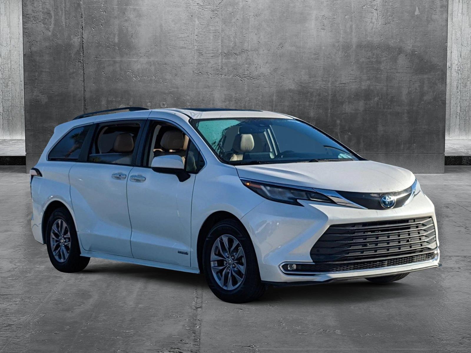 2021 Toyota Sienna Vehicle Photo in Davie, FL 33331