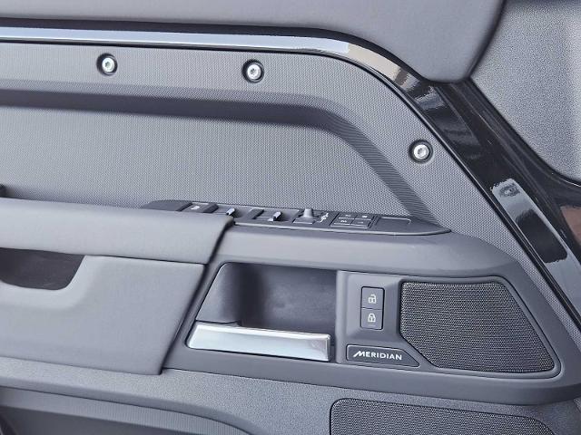 2025 Defender Vehicle Photo in AUSTIN, TX 78717