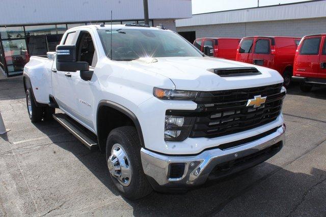 2025 Chevrolet Silverado 3500 HD Vehicle Photo in SAINT CLAIRSVILLE, OH 43950-8512