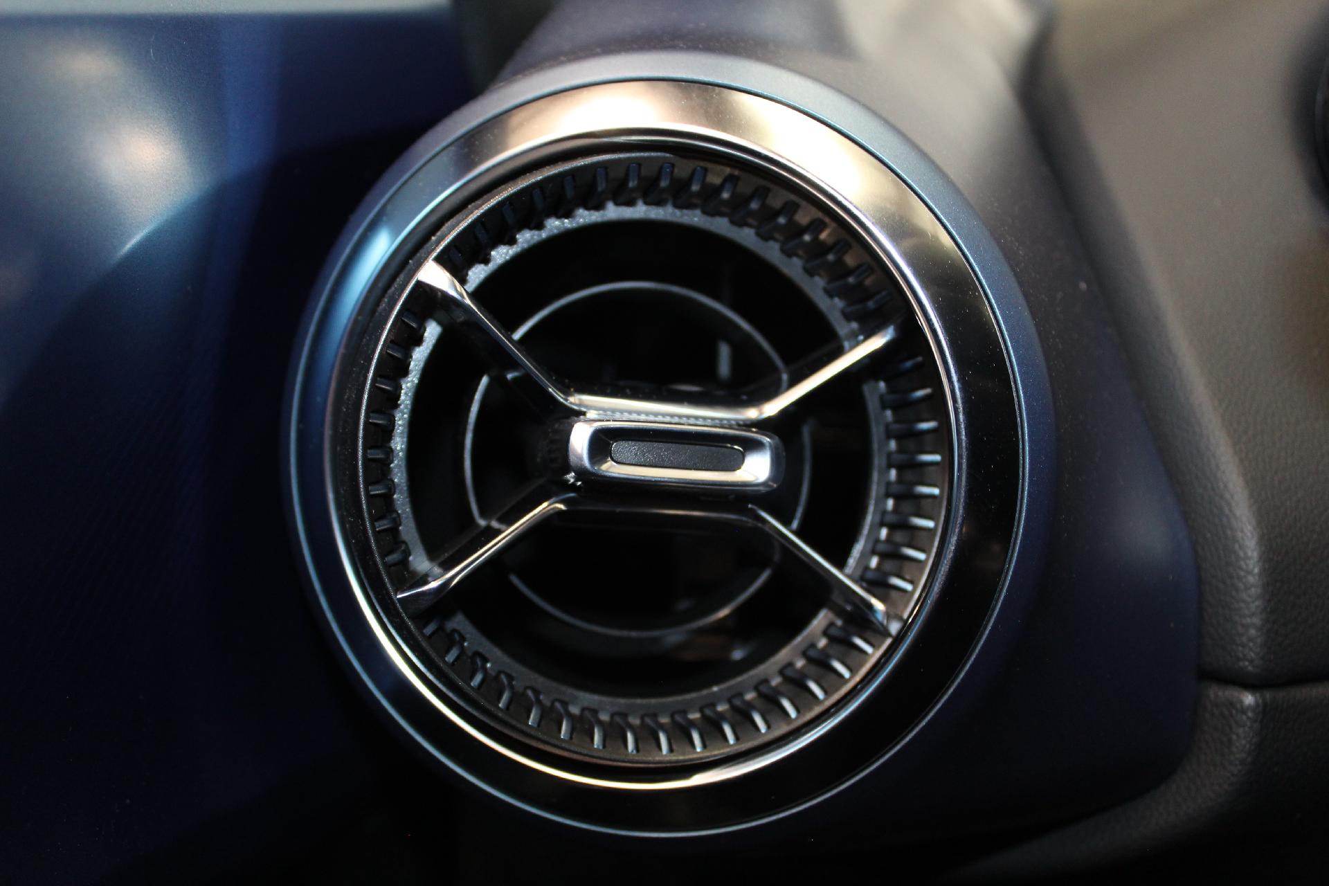 2025 Chevrolet Equinox EV Vehicle Photo in NORTHAMPTON, MA 01060-1120