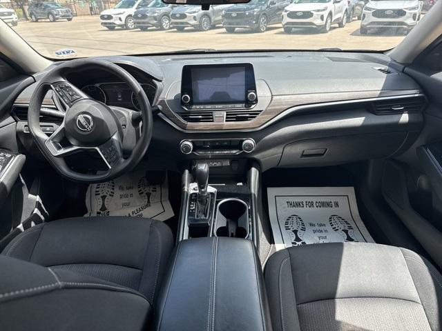 2023 Nissan Altima Vehicle Photo in Winslow, AZ 86047-2439