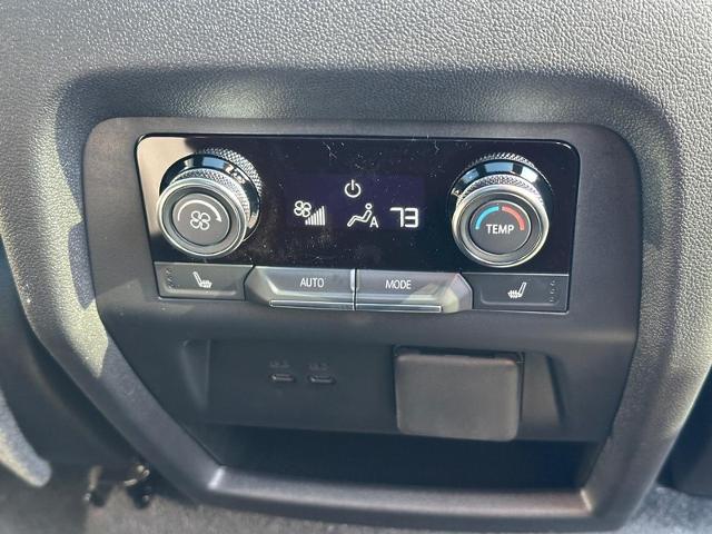 2026 Buick Enclave Vehicle Photo in COLUMBIA, MO 65203-3903